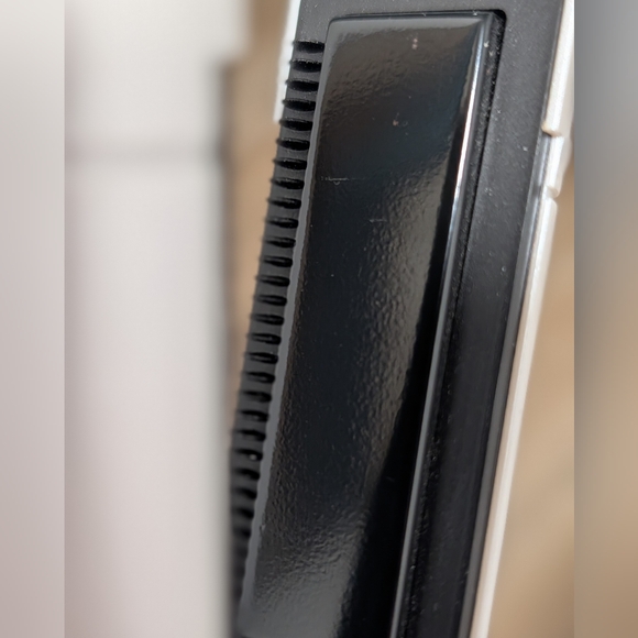 Rechargeable Travel Cordless Hair Straightener / Phone Charger NIB! - Picture 10 of 16